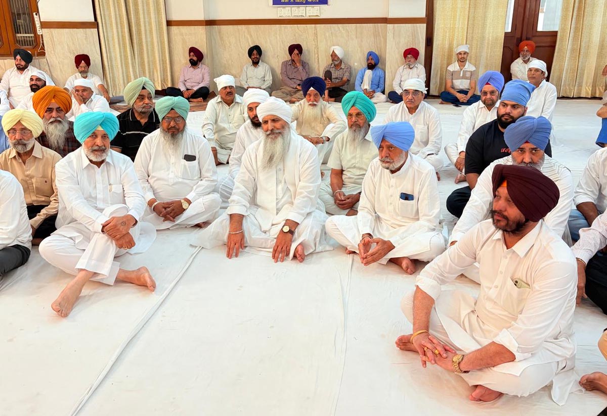 गुरचरण सिंह रियाड़ की पत्नी बीबी परमजीत कौर रियाड़ को श्रद्धांजलि अर्पित